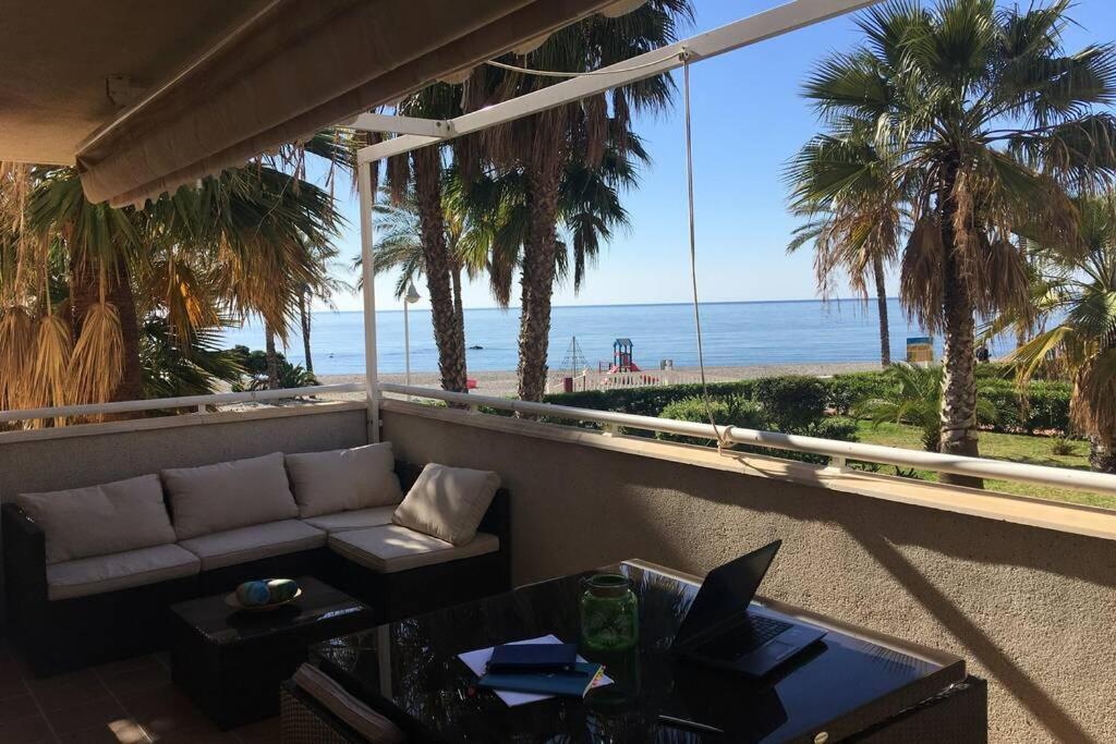 Frente Al Mar Apartment คาสเตล เด เฟโร ภายนอก รูปภาพ