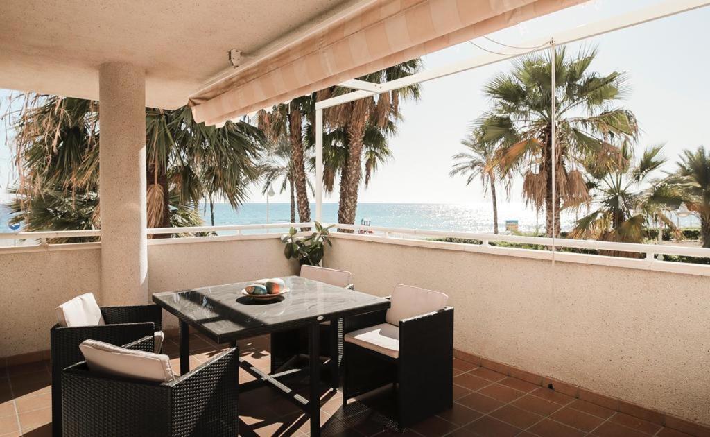 Frente Al Mar Apartment คาสเตล เด เฟโร ภายนอก รูปภาพ